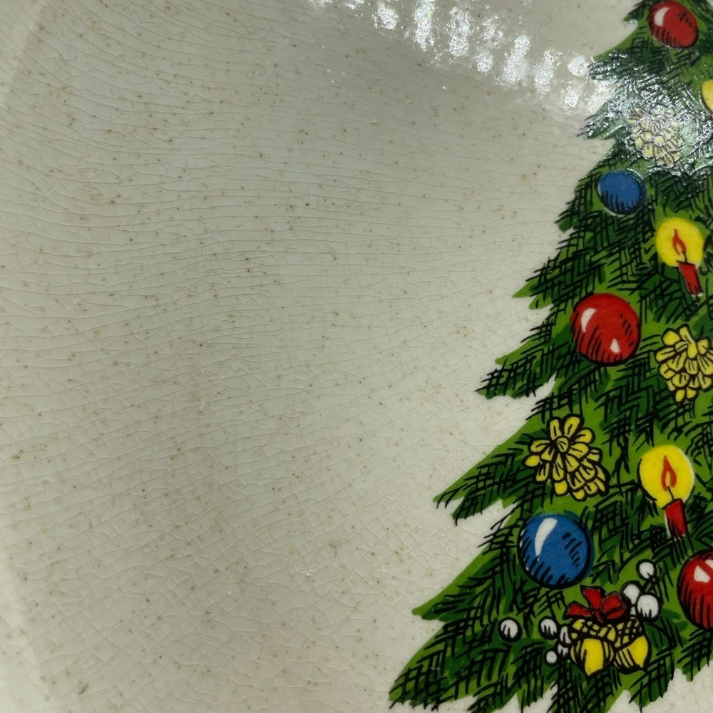 Vintage Sabin 10 inch Plate with Christmas Tree Pattern - Picture 3 of 7